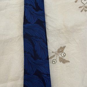 Binochepaul men's blue elegant silk tie, new with tags, nice tie